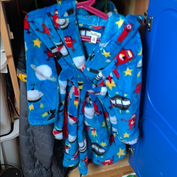 Boys soft robe - Picture 1 of 2